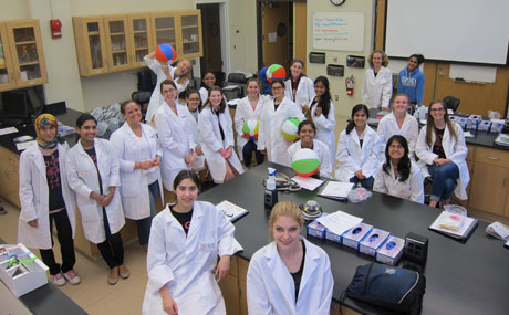 Go Girls Program Participants in the Lab