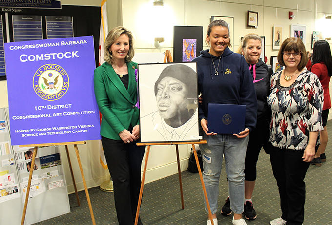 Congressional Art show winner with Comstock